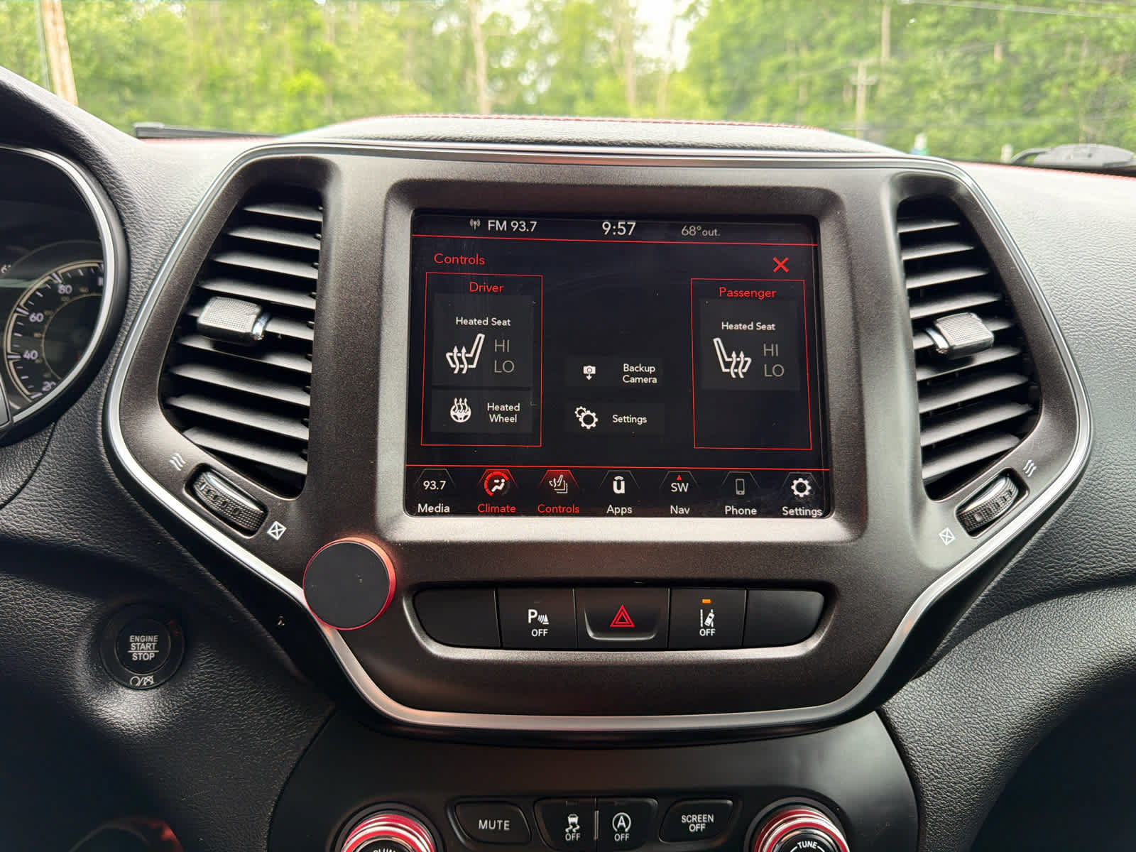 Used 2021 Jeep Cherokee Trailhawk w/ Sun, Sound & Nav Group AWD/4WD image 20