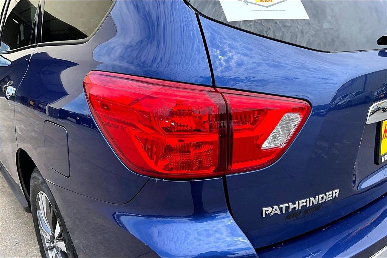 Used 2019 Nissan Pathfinder S image 24