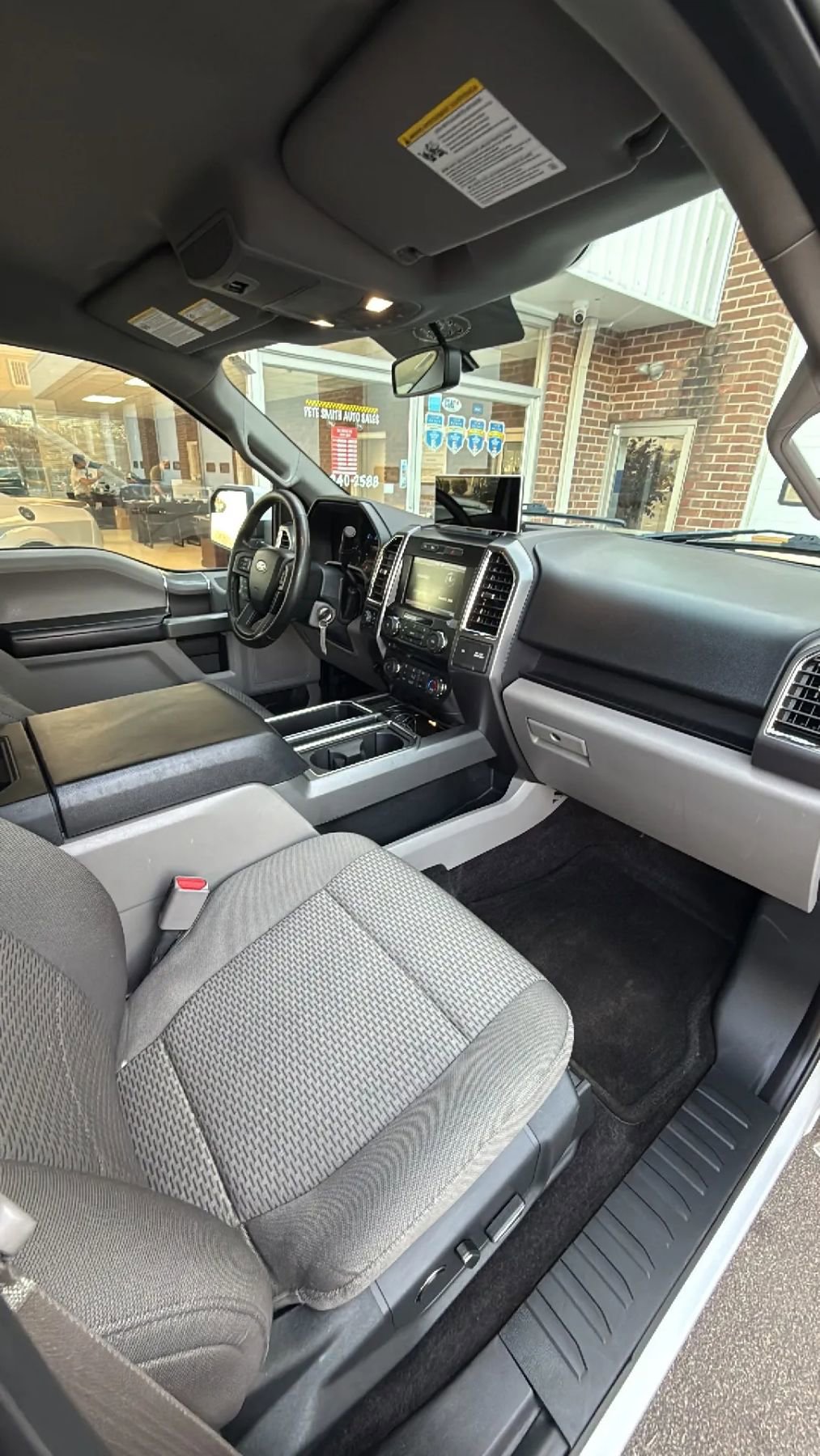 Used 2015 Ford F150 XLT w/ Equipment Group 302A Luxury image 20