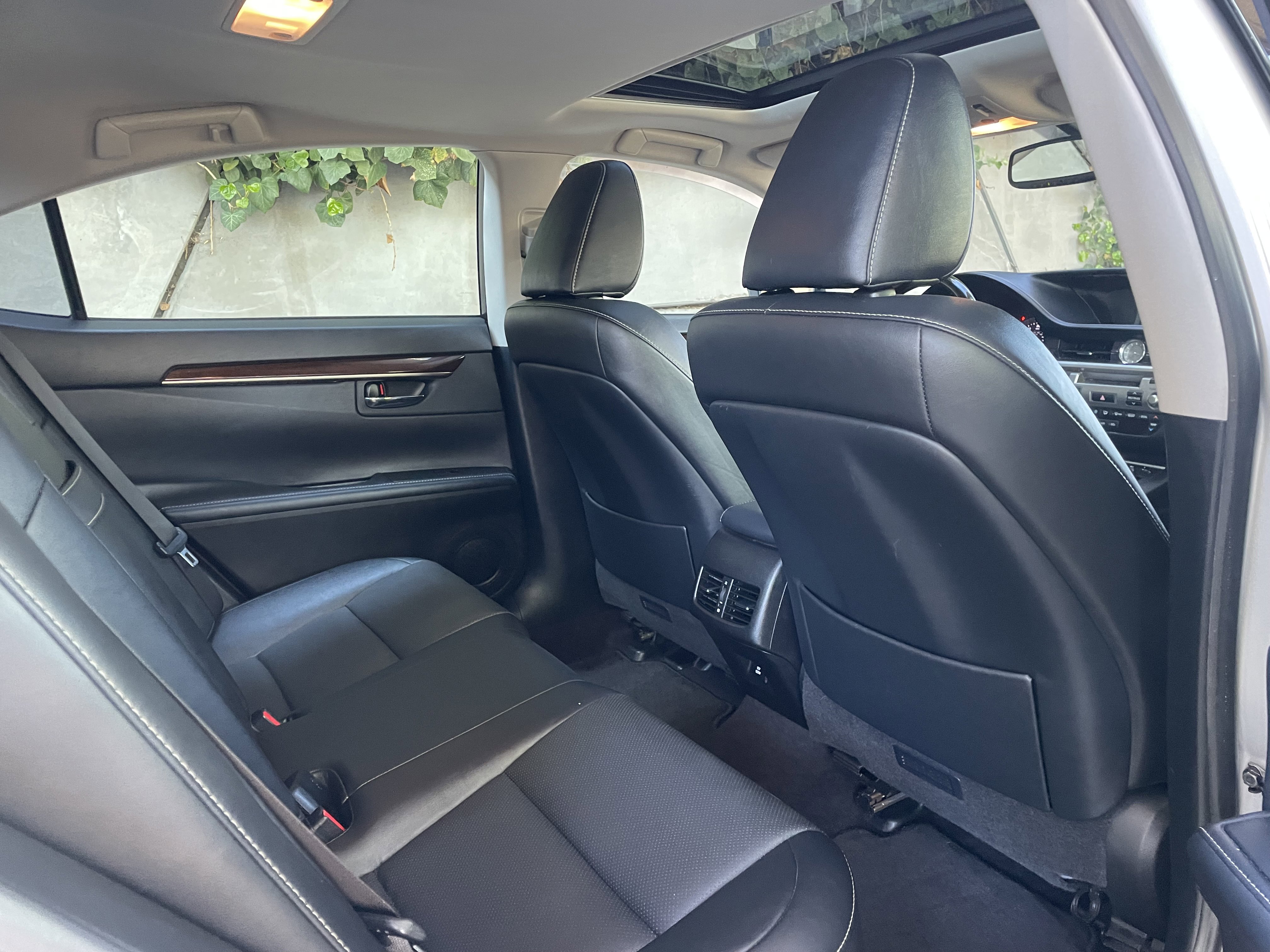 Used 2014 Lexus ES 350 w/ Premium Package image 16