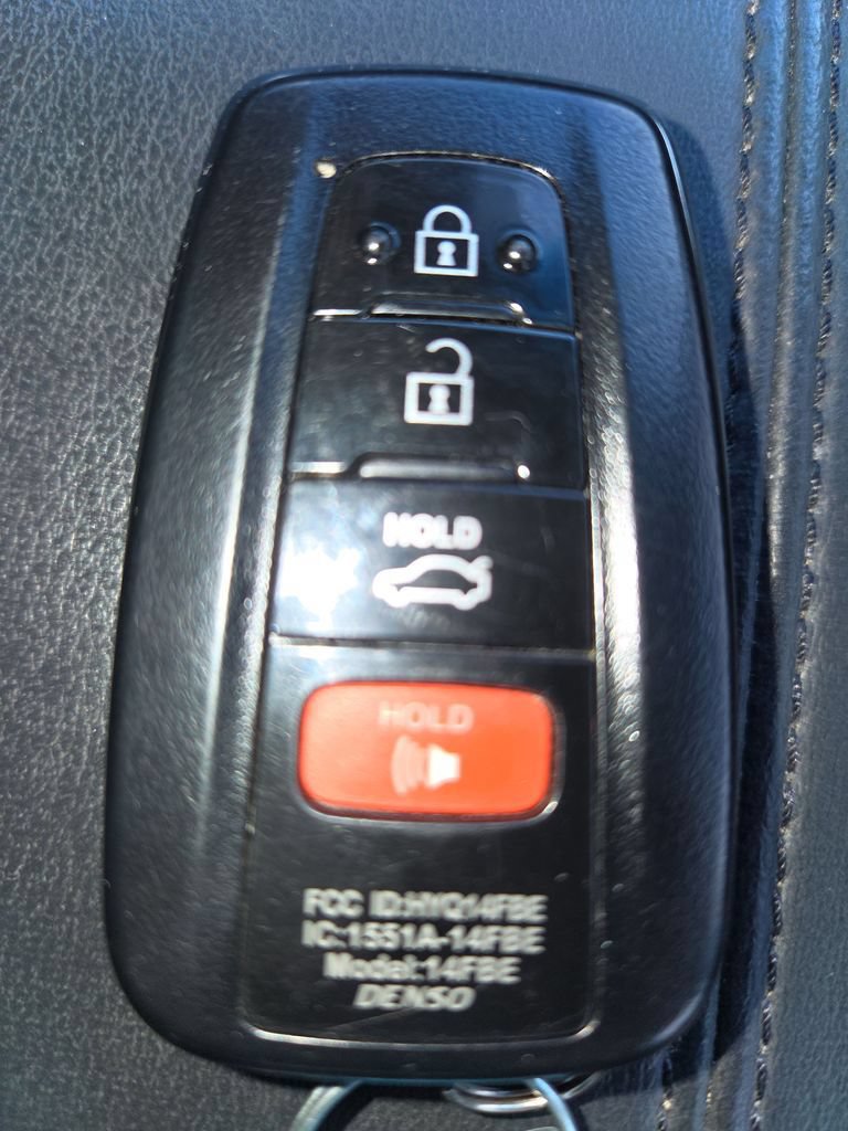 Used 2019 Toyota Avalon Touring w/ Advanced Safety Package FWD image 12