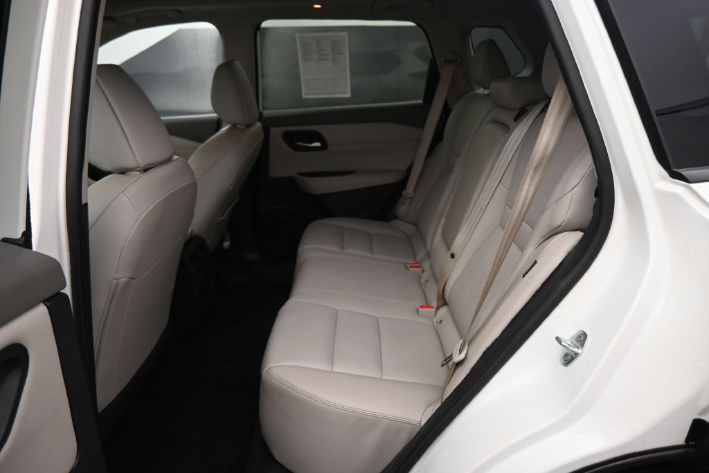 Used 2023 Nissan Rogue SL FWD image 14