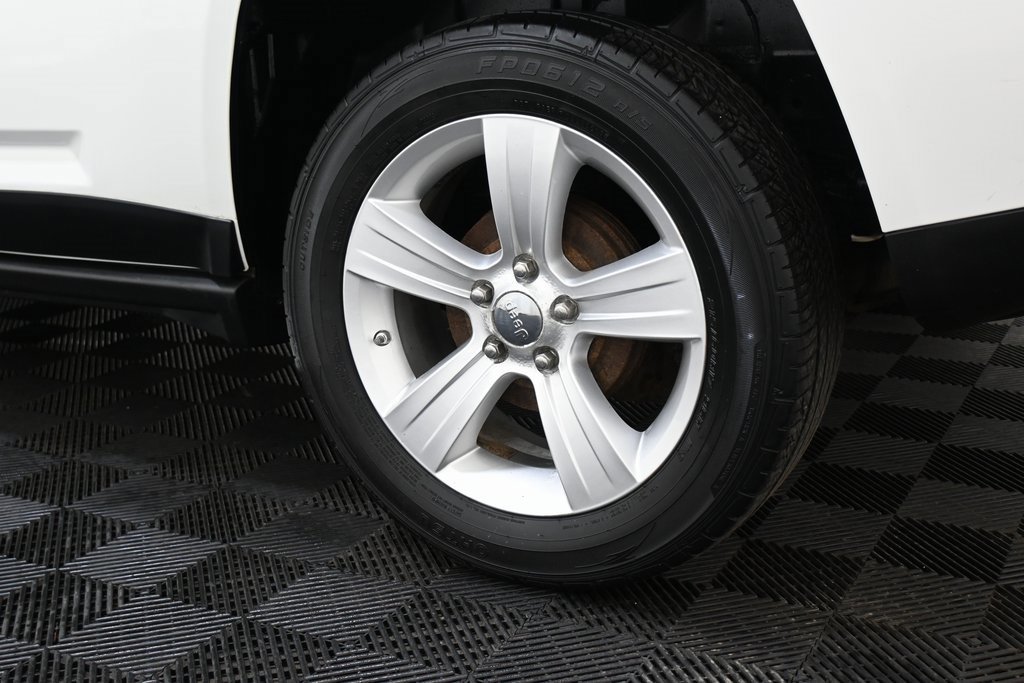 Used 2012 Jeep Compass Sport image 31