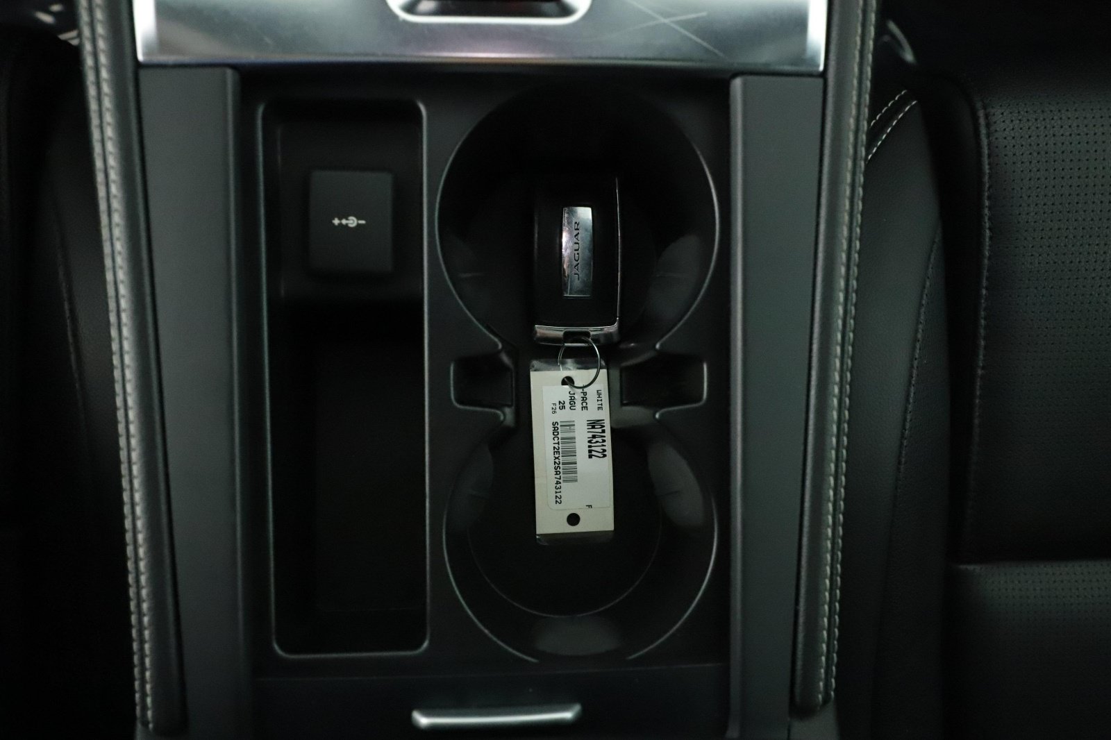 Used 2025 Jaguar F-PACE R-Dynamic S AWD/4WD image 22