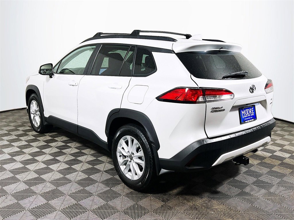 Certified 2024 Toyota Corolla Cross LE image 6