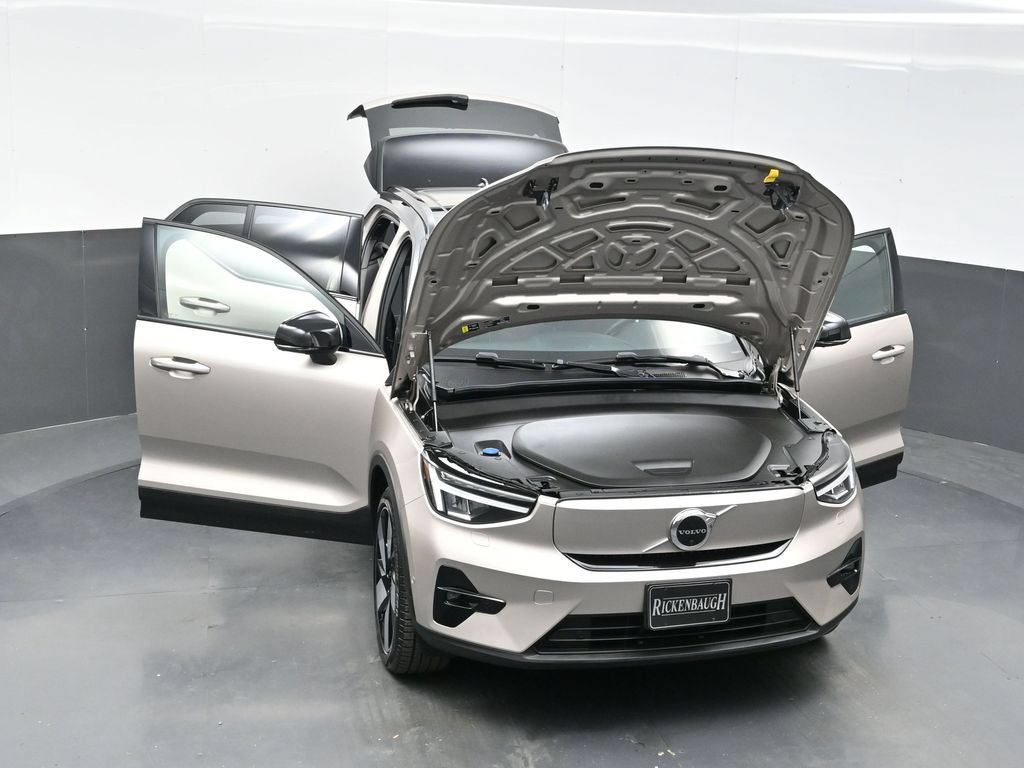 Used 2023 Volvo XC40 Recharge Plus AWD/4WD image 38