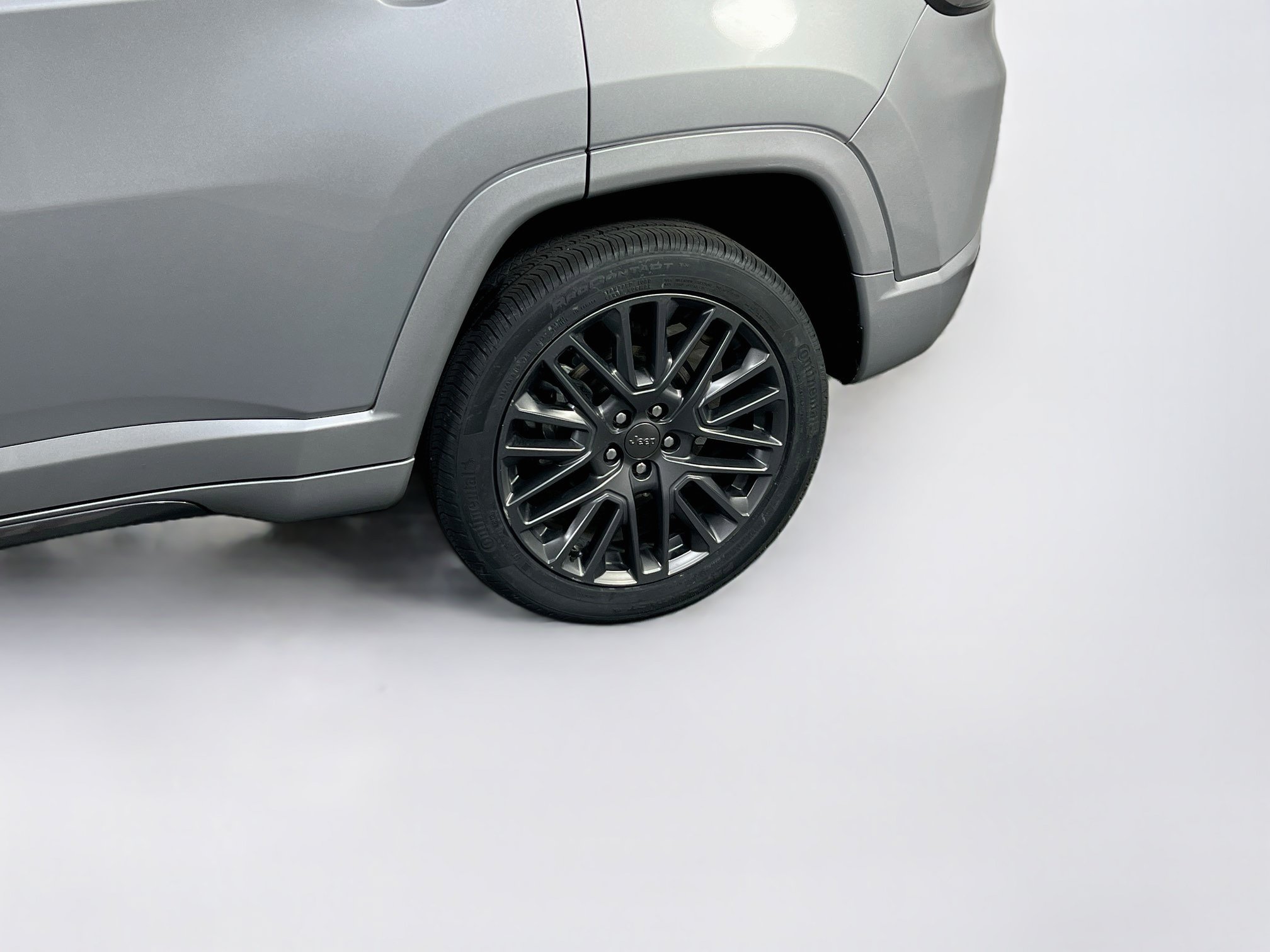 Used 2023 Jeep Compass High Altitude AWD/4WD image 30