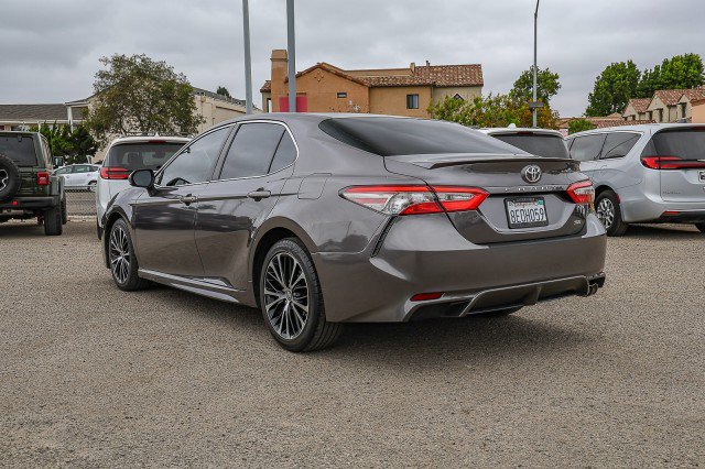Used 2018 Toyota Camry SE FWD image 6