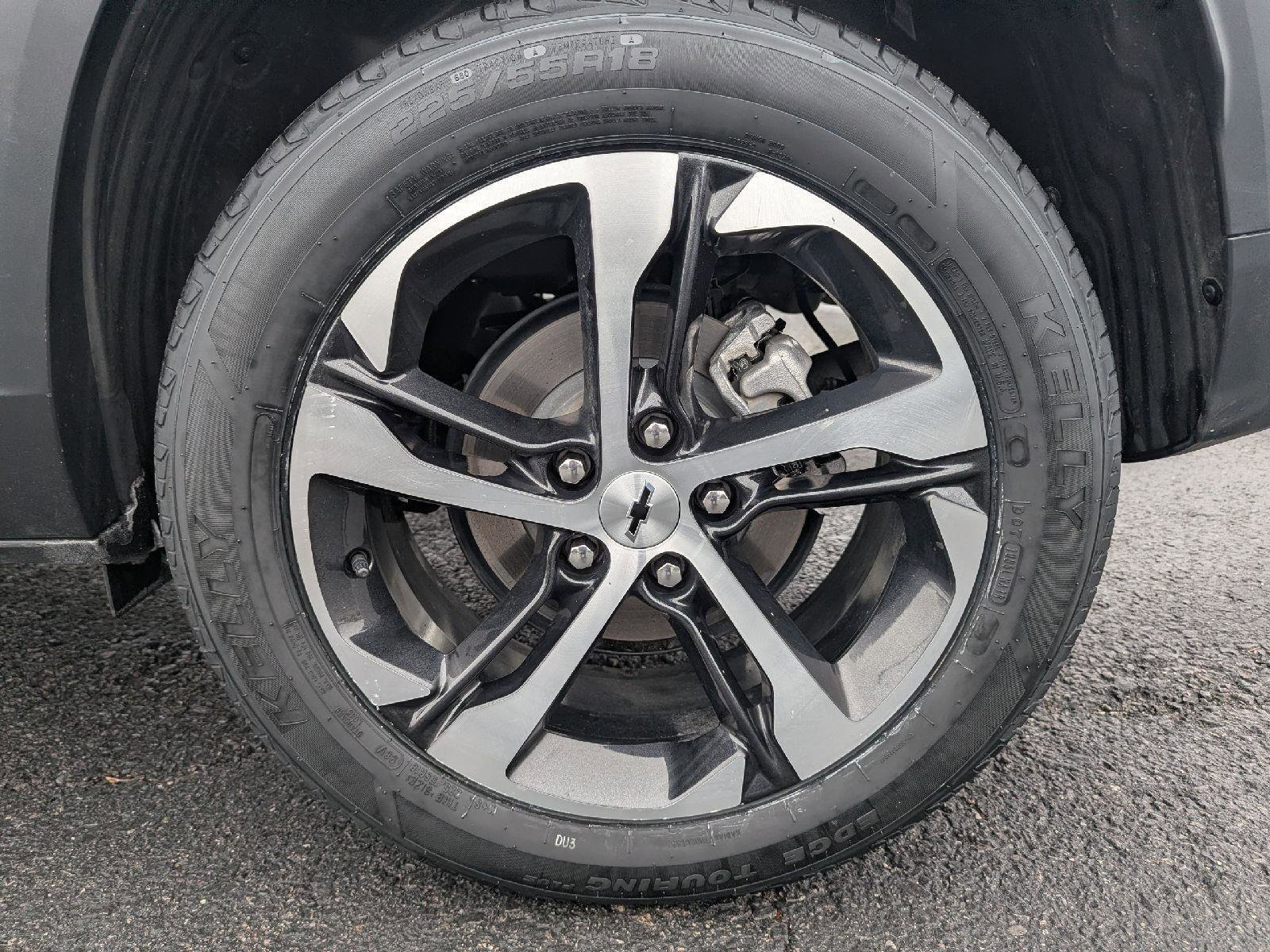 Certified 2024 Chevrolet Trax RS w/ Driver Confidence Package image 11