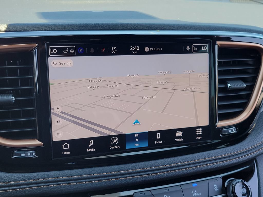 New 2027 Chrysler Pacifica Pinnacle w/ Theater Group AWD/4WD image 10