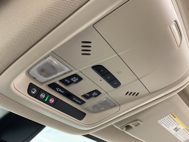 Used 2021 GMC Acadia Denali w/ Denali Ultimate Package AWD/4WD image 26