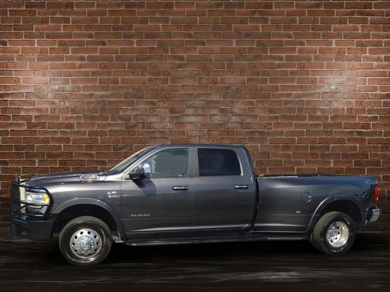 Used 2019 RAM 3500 Laramie image 2