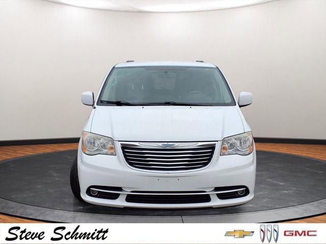 Used 2014 Chrysler Town & Country Touring image 29