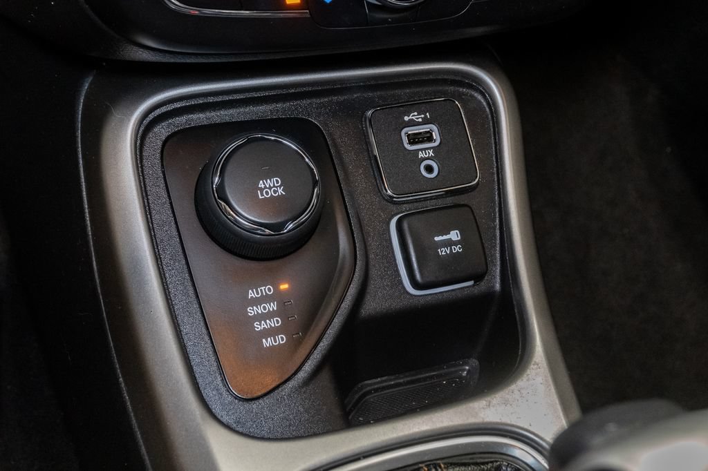 Used 2019 Jeep Compass Latitude w/ Popular Equipment Group AWD/4WD image 23