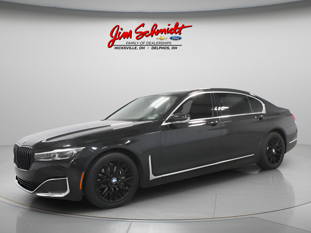 Used 2020 BMW 740i xDrive w/ Premium Package AWD/4WD image 2