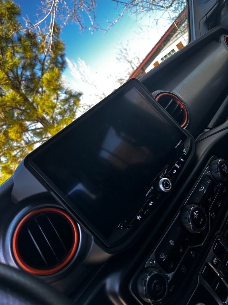 Used 2021 Jeep Gladiator Mojave AWD/4WD image 8