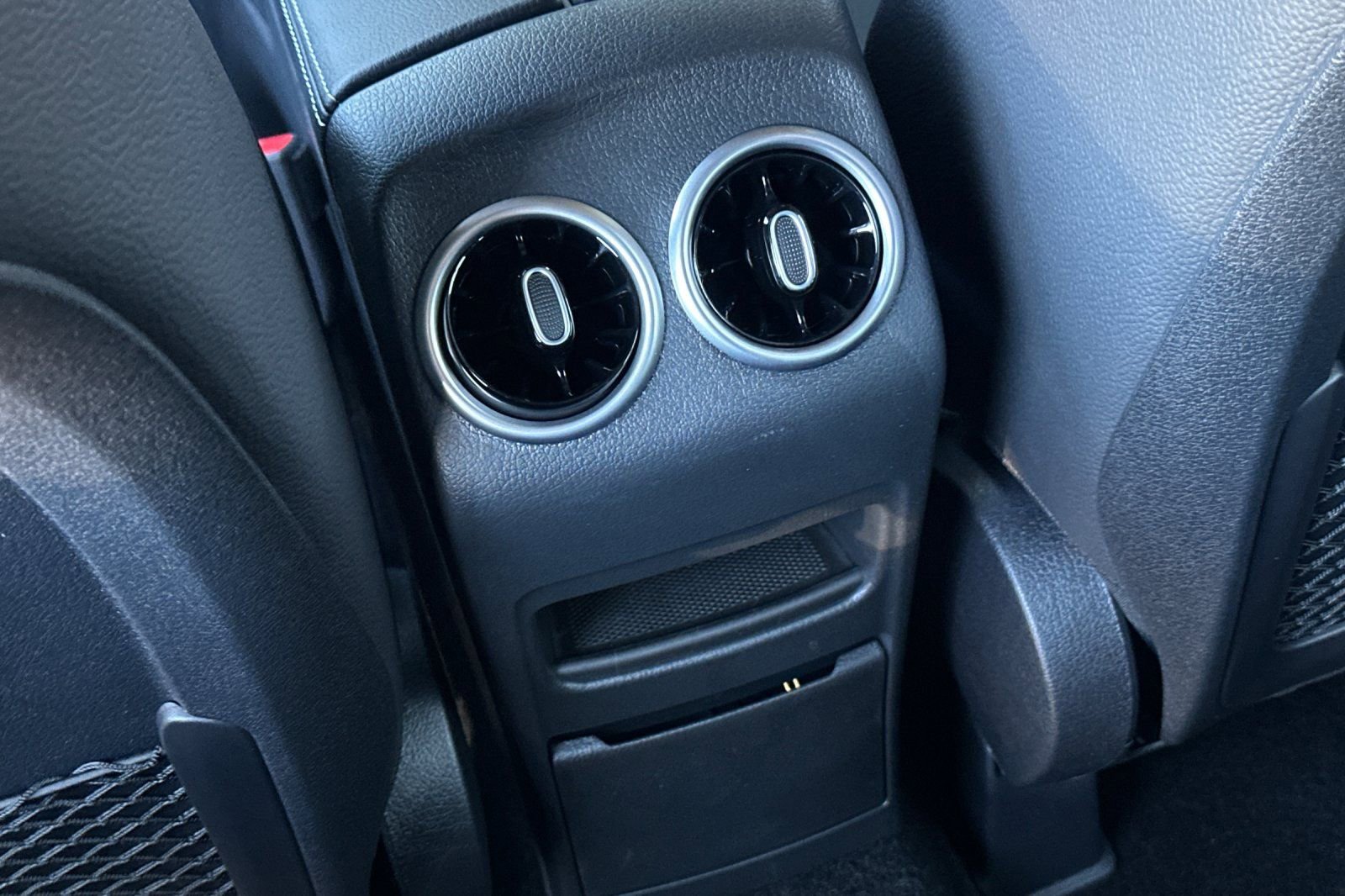 New 2026 Mercedes-Benz GLB 250 image 24