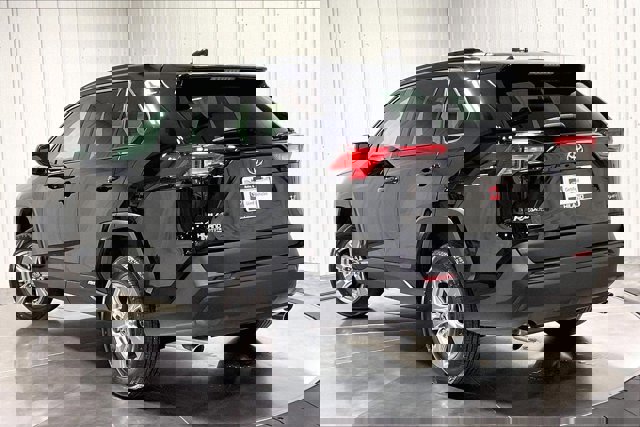 Certified 2025 Toyota RAV4 LE AWD/4WD image 12