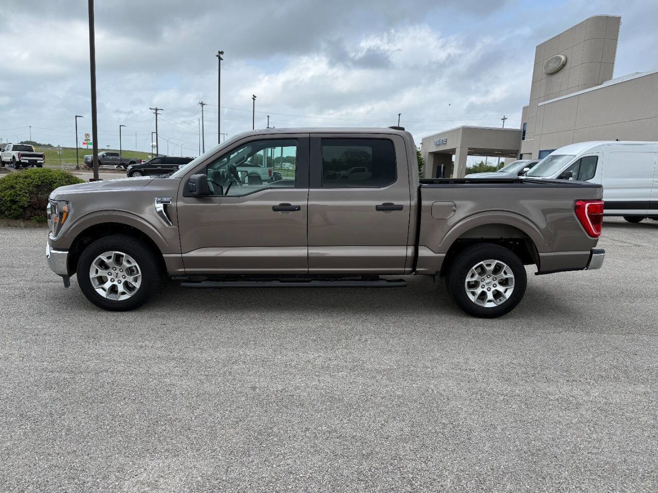 Used 2023 Ford F150 XLT image 2