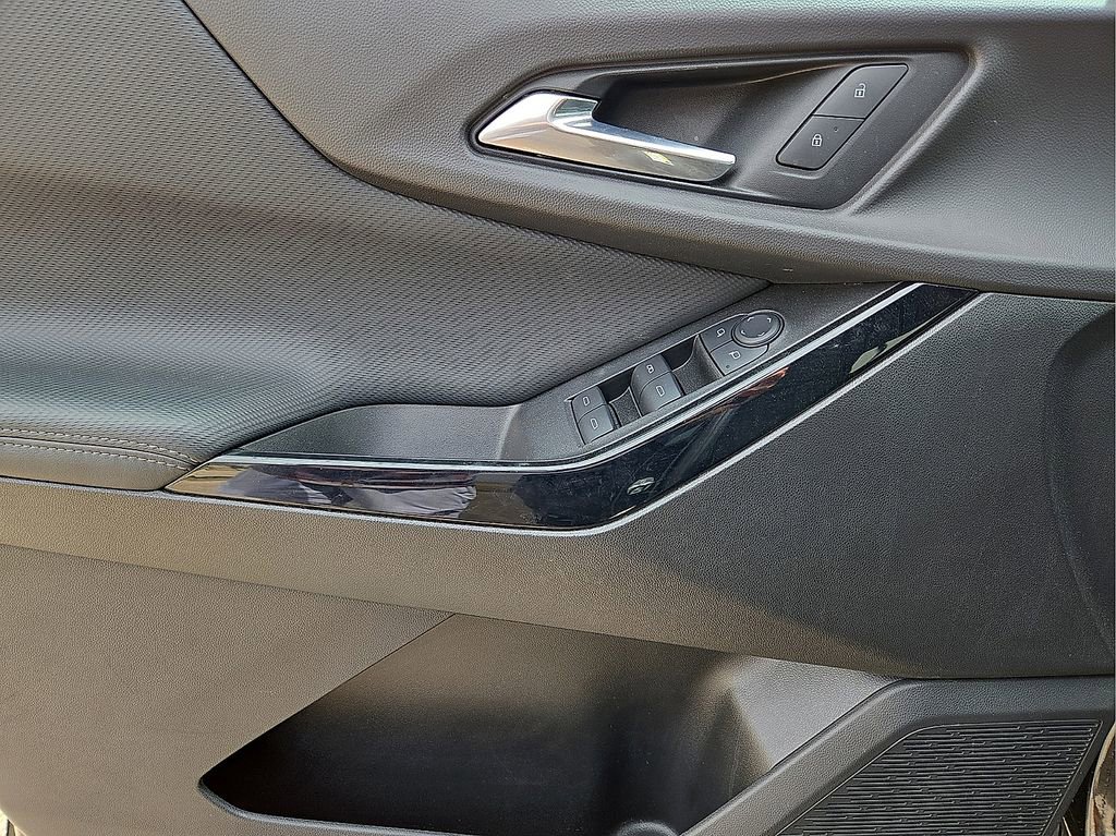 Used 2025 Chevrolet Equinox LT AWD/4WD image 20