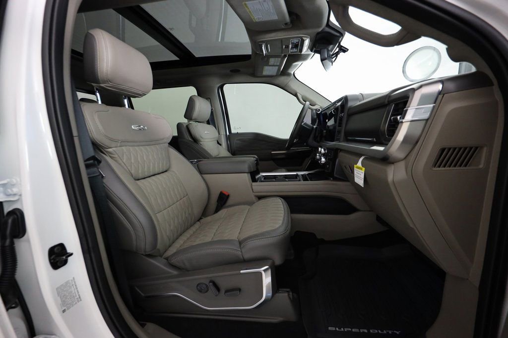 Used 2025 Ford F450 Platinum w/ Platinum Plus Package image 12