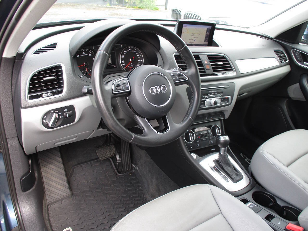 Used 2016 Audi Q3 2.0T Premium Plus w/ Technology Package AWD/4WD image 41
