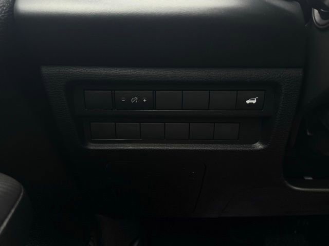 Used 2025 Mitsubishi Outlander Trail Edition image 30