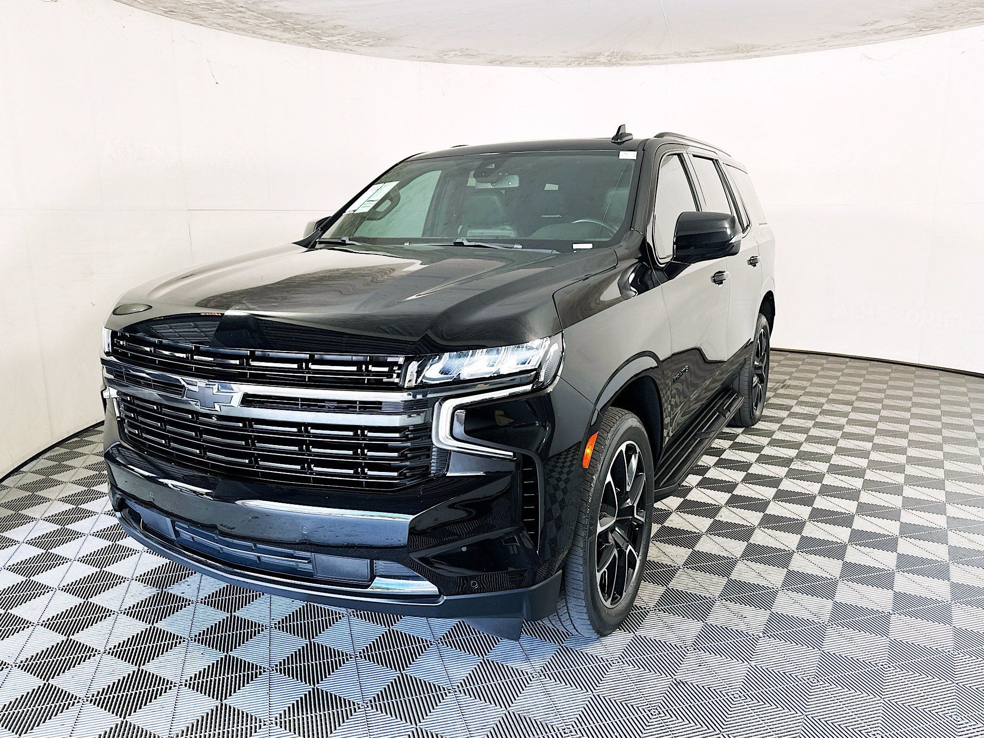 Used 2022 Chevrolet Tahoe RST w/ Sport Performance Package AWD/4WD image 7
