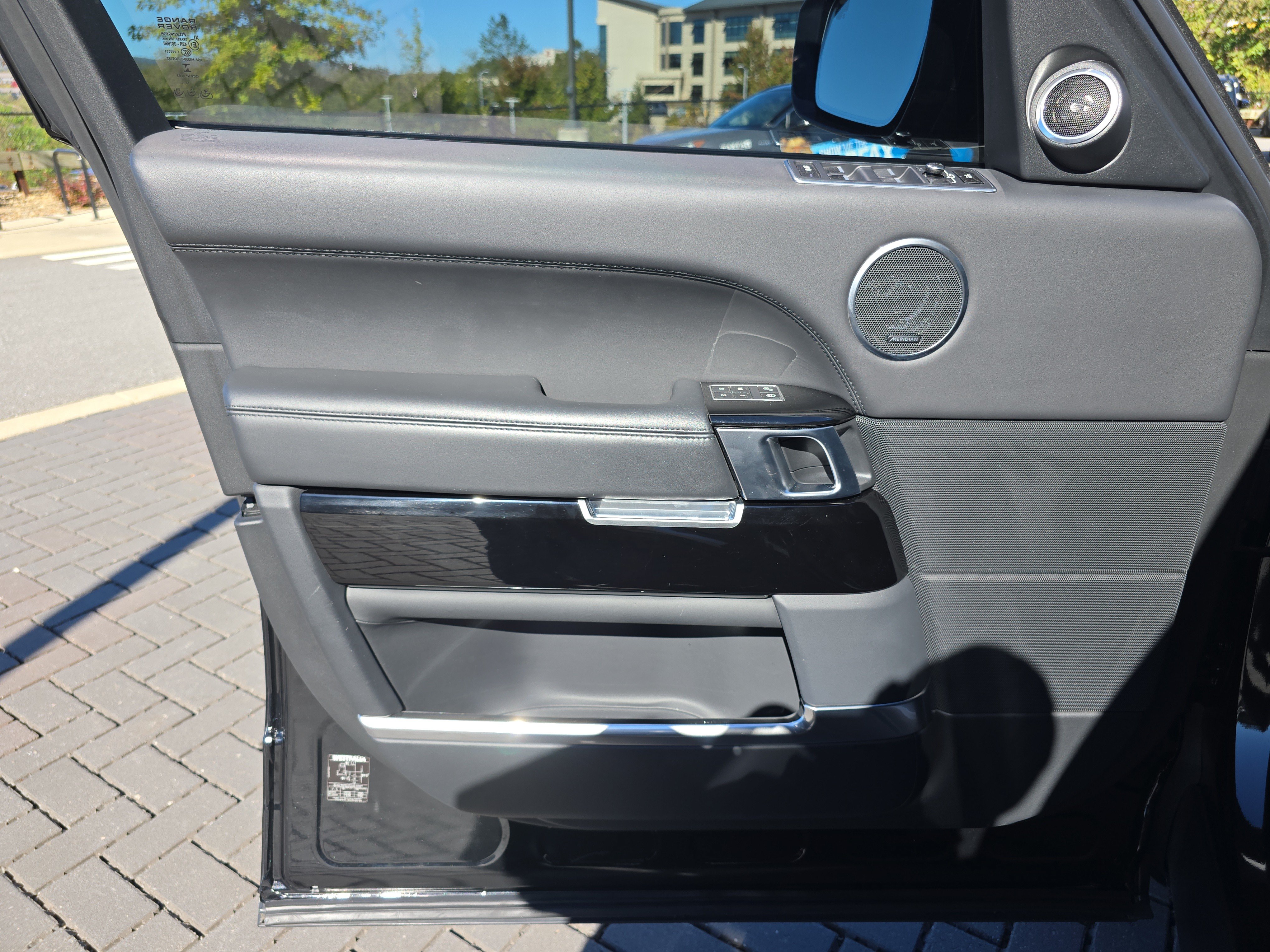 Used 2014 Land Rover Range Rover Autobiography AWD/4WD image 18