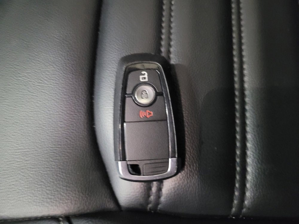 Used 2024 Ford Edge SEL image 32