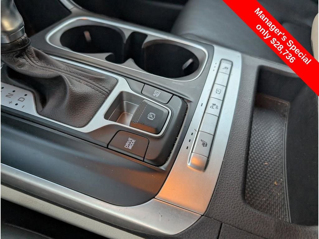 Used 2024 Kia Carnival LX image 21