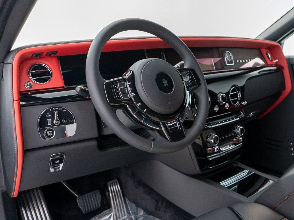Certified 2026 Rolls-Royce Phantom Sedan w/ Leather Finishing Pack RWD image 14