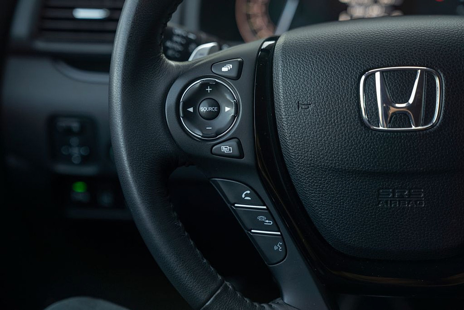 Used 2016 Honda Pilot Touring image 7