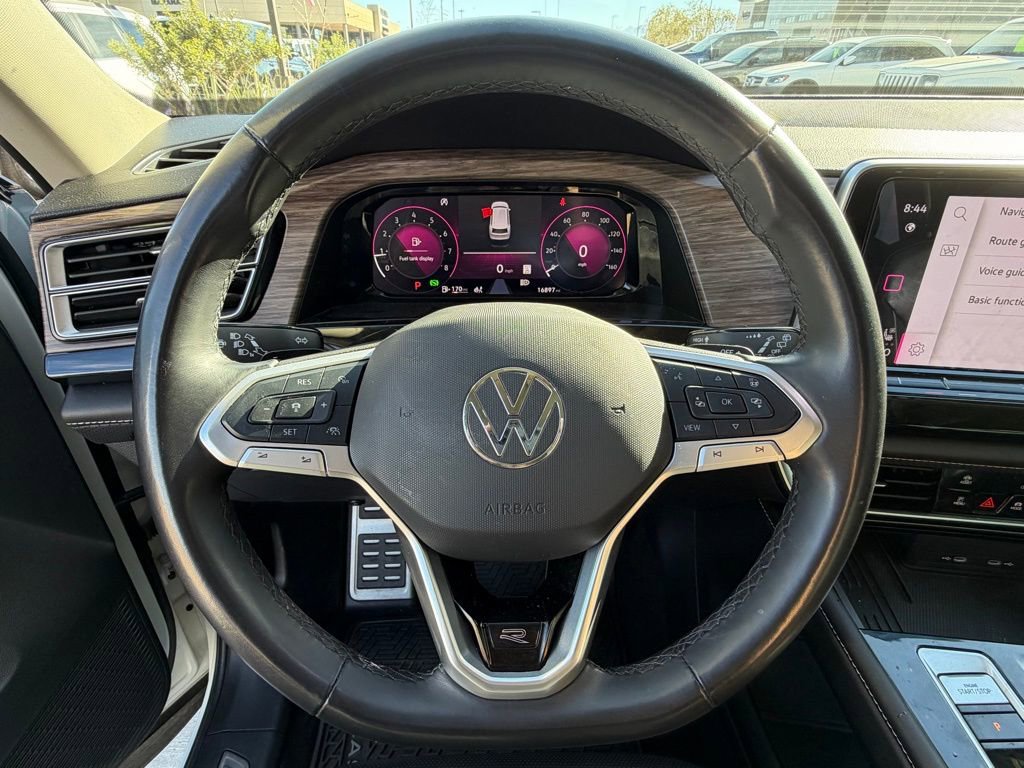 Used 2025 Volkswagen Atlas SEL Premium R-Line image 16