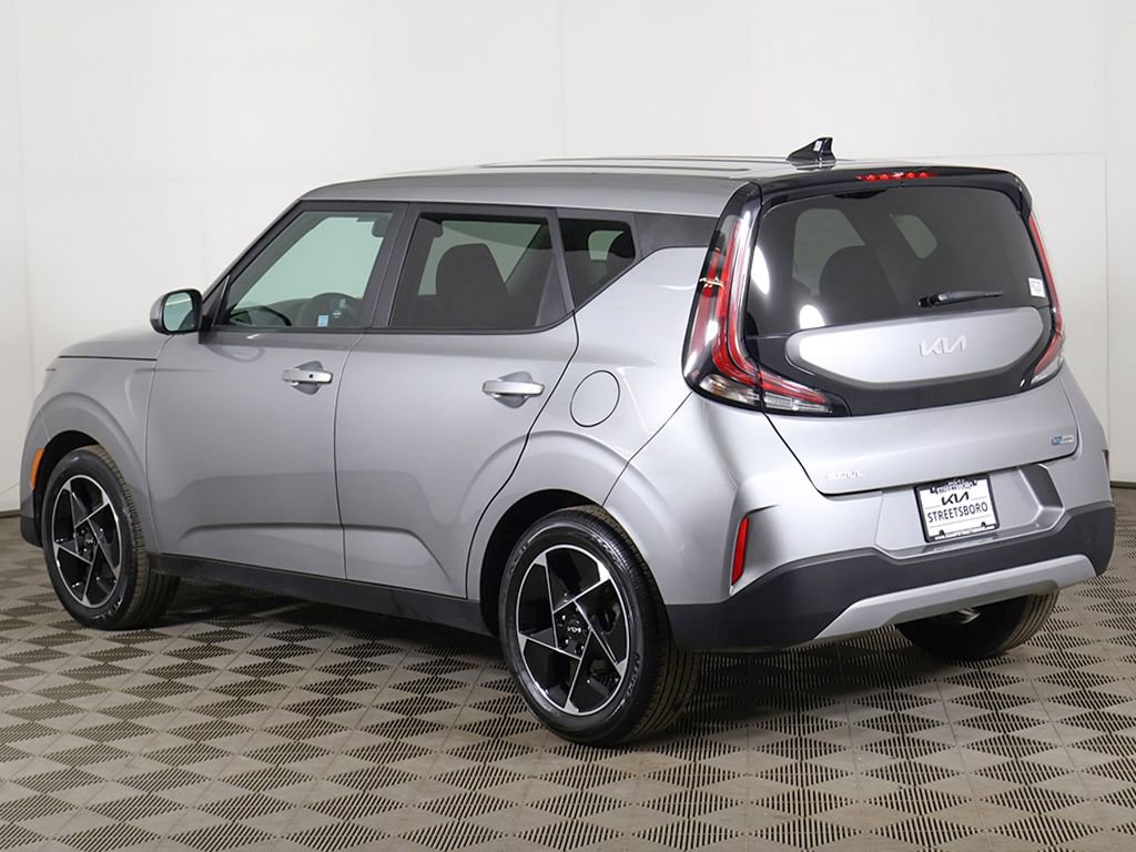Used 2023 Kia Soul EX image 10