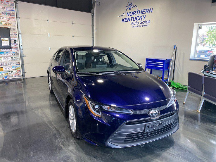 Used 2025 Toyota Corolla LE w/ LE Premium Package