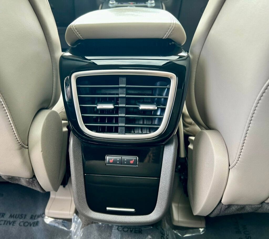 Used 2022 Lincoln Nautilus Reserve w/ Equipment Group 201A image 15