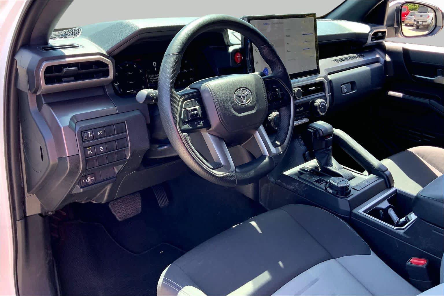 Used 2025 Toyota Tacoma TRD Off-Road AWD/4WD image 17