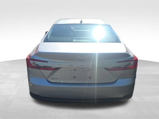 Used 2025 Toyota Camry LE FWD image 4