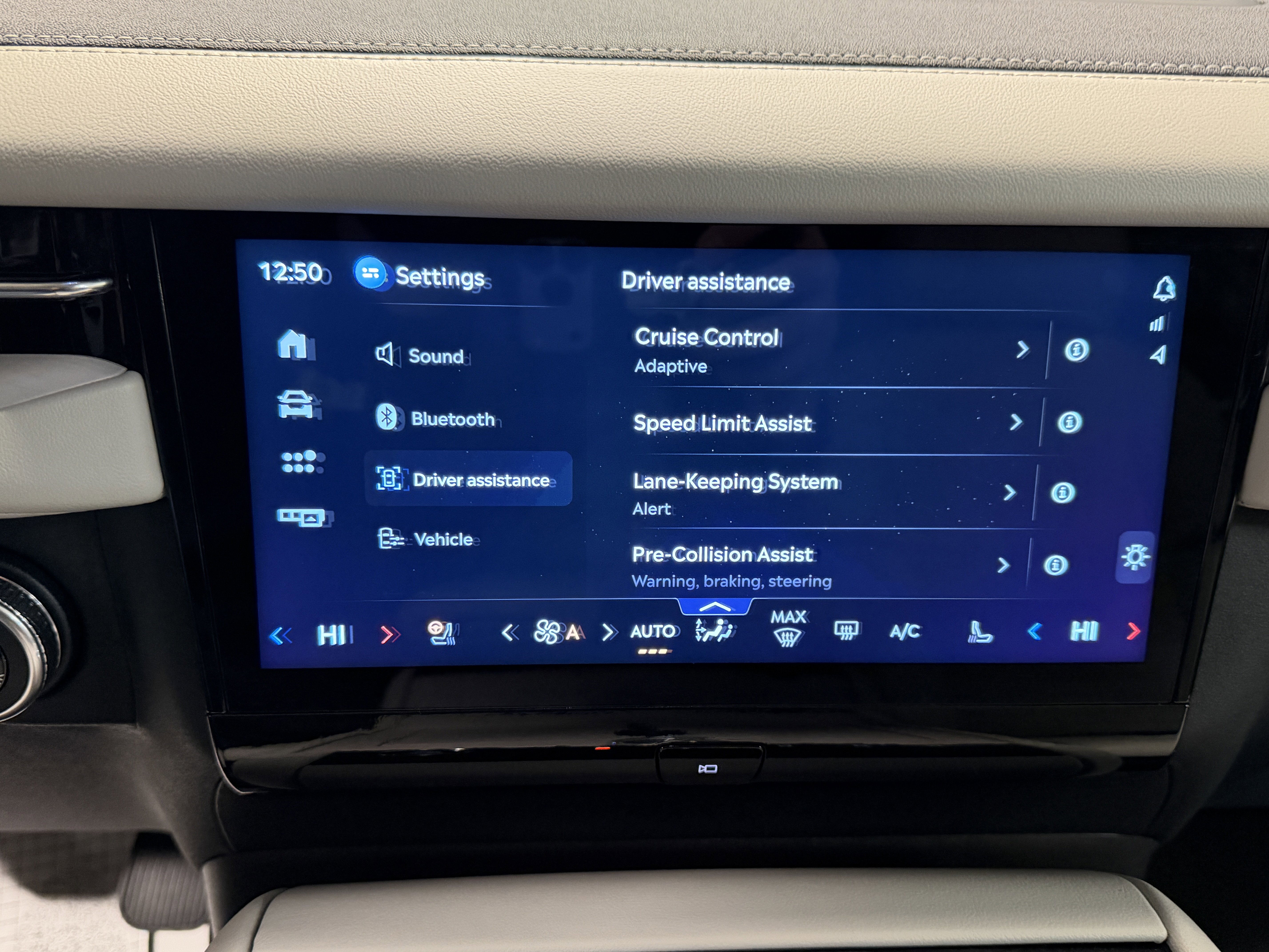 Used 2025 Lincoln Navigator Reserve image 17