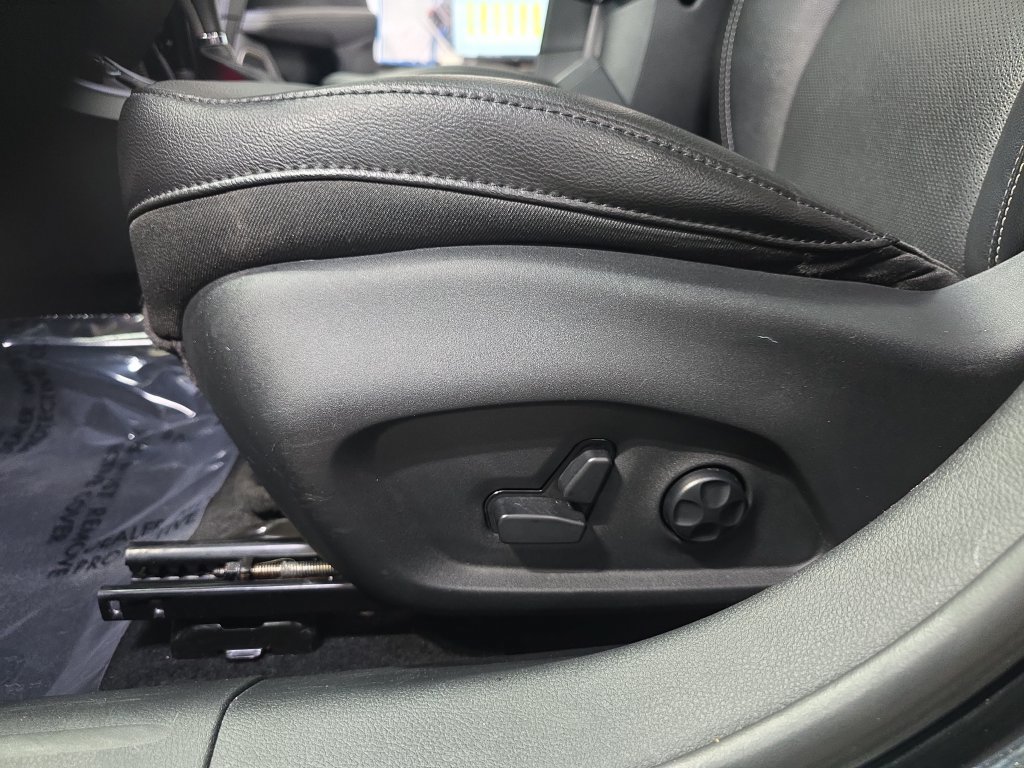 Used 2021 Jeep Compass Latitude w/ Sun and Sound Group AWD/4WD image 29
