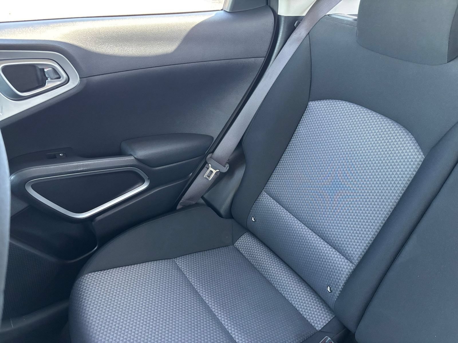 Used 2025 Kia Soul LX w/ LX Technology Package FWD image 37