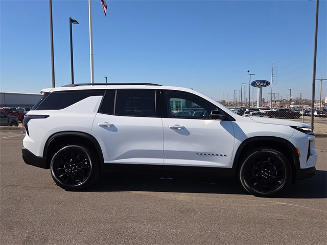 New 2026 Chevrolet Traverse LT w/ Midnight/Sport Edition image 2