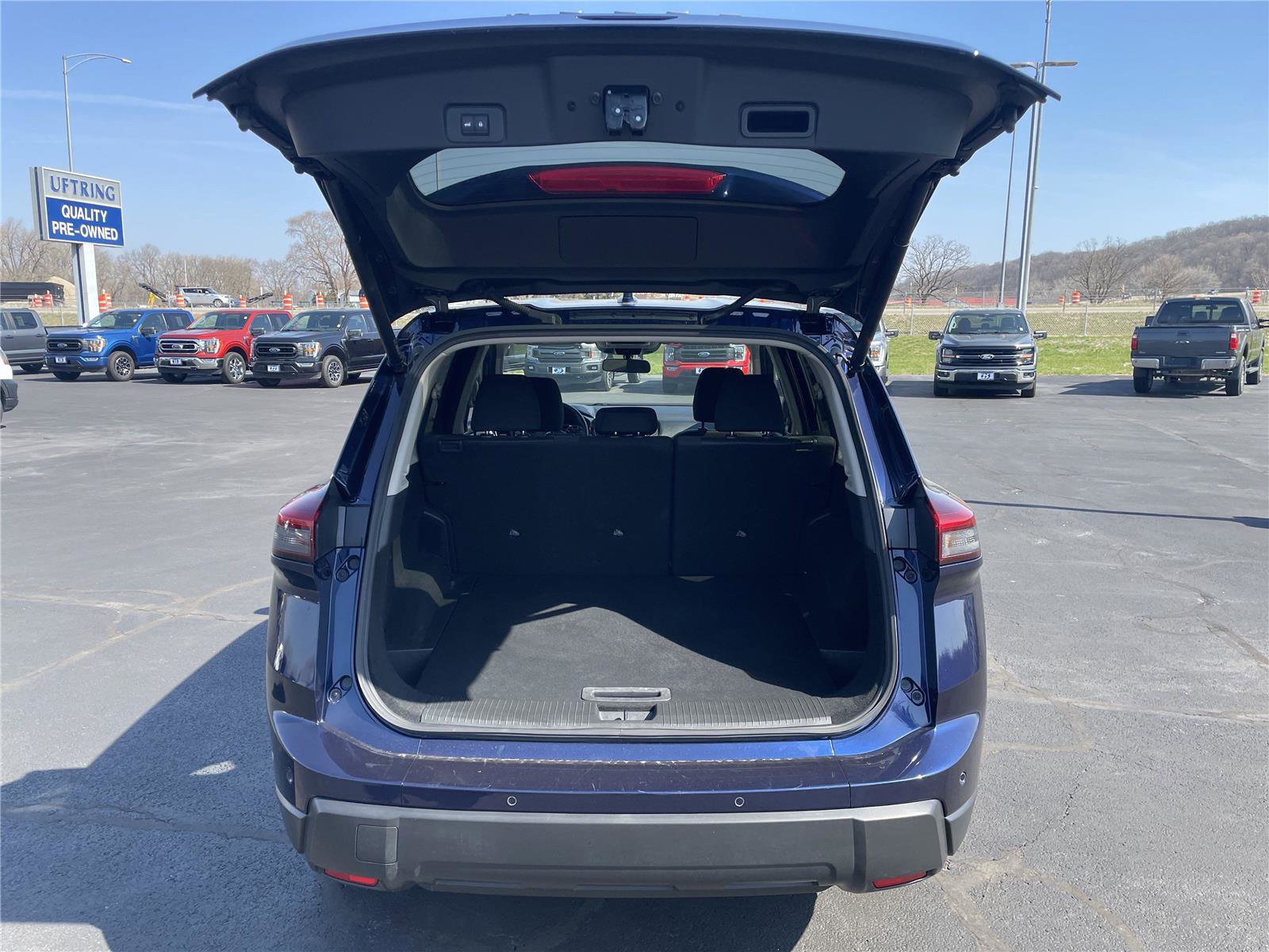 Used 2025 Nissan Rogue SV image 23