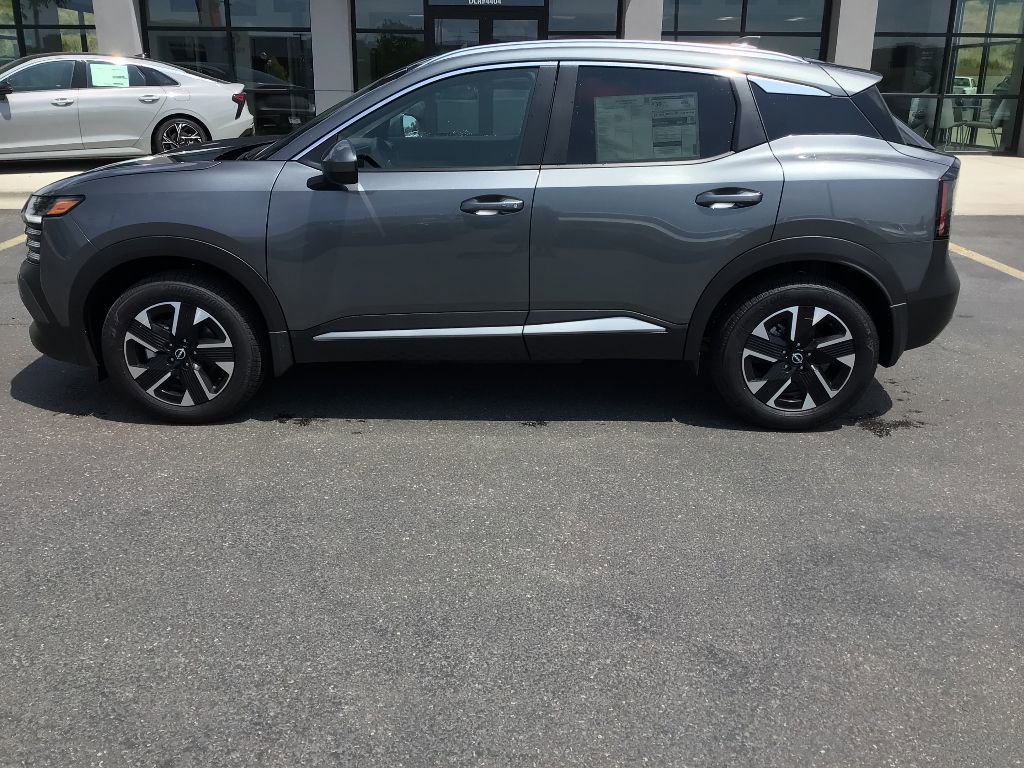 New 2025 Nissan Kicks SV w/ SV Premium Package image 3
