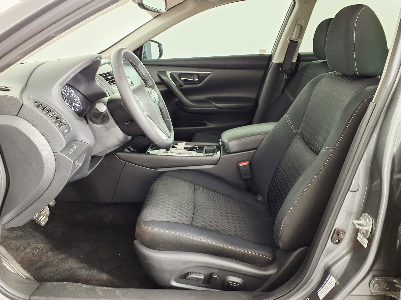 Used 2018 Nissan Altima 2.5 SV w/ 2.5 SV Technology Package FWD image 17