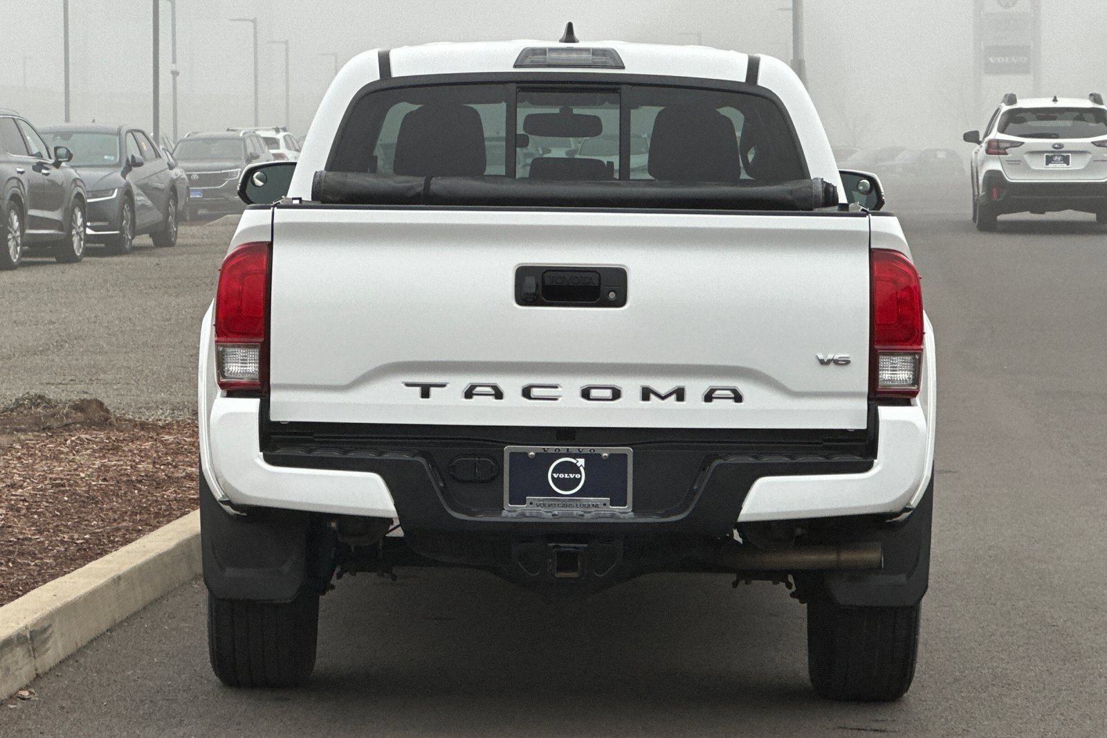 Used 2016 Toyota Tacoma TRD Sport image 4