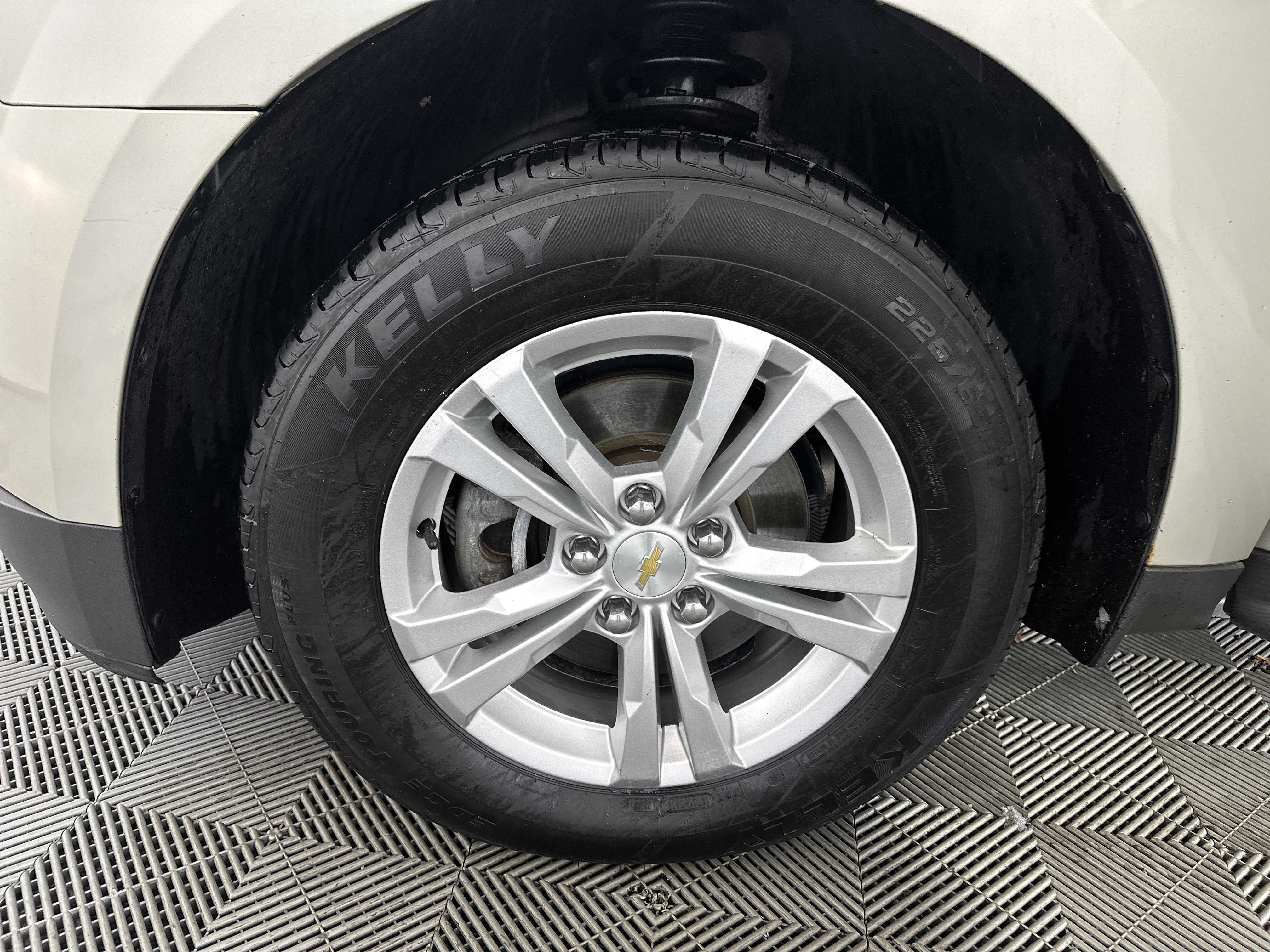 Used 2015 Chevrolet Equinox LT w/ Driver Convenience Package image 13