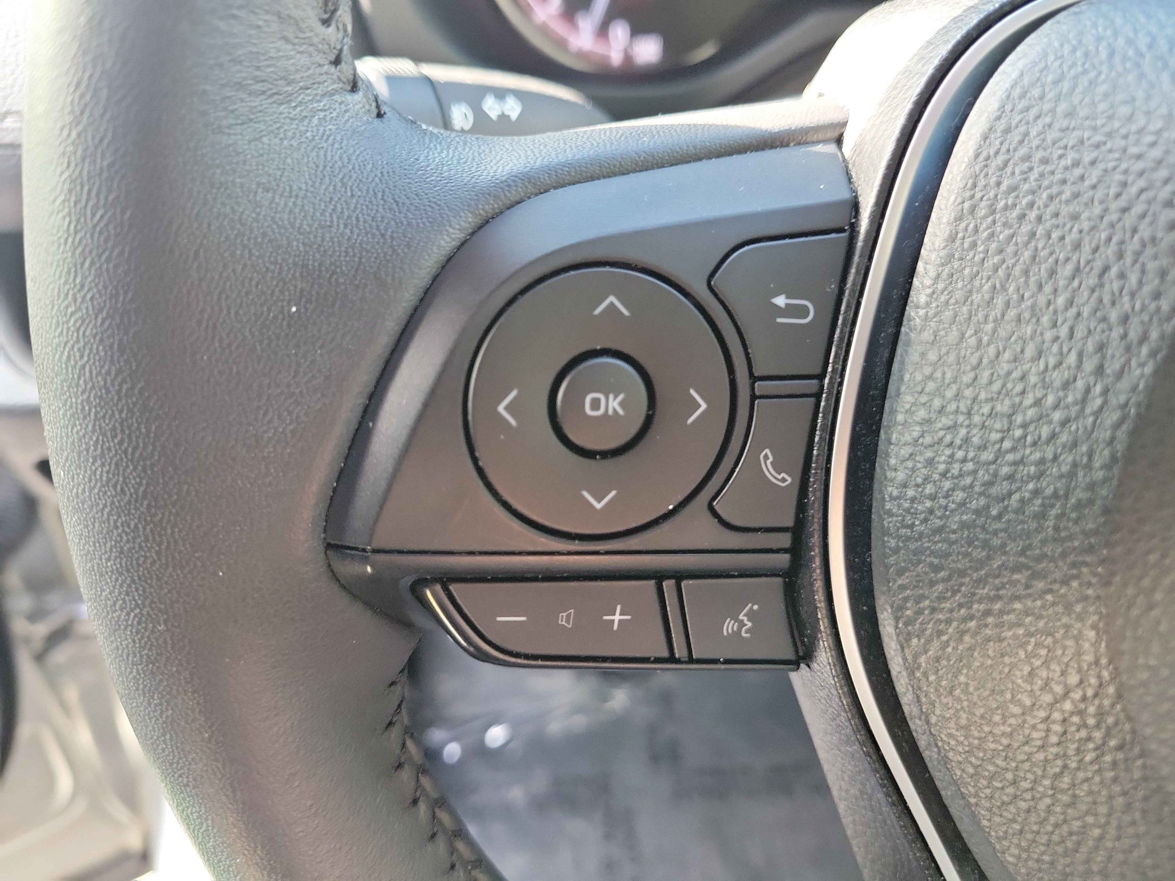 Used 2023 Toyota RAV4 XLE Premium FWD image 27