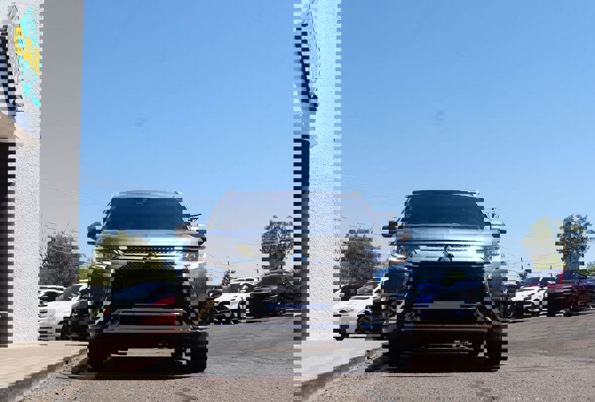 Used 2022 Mitsubishi Outlander SEL image 17